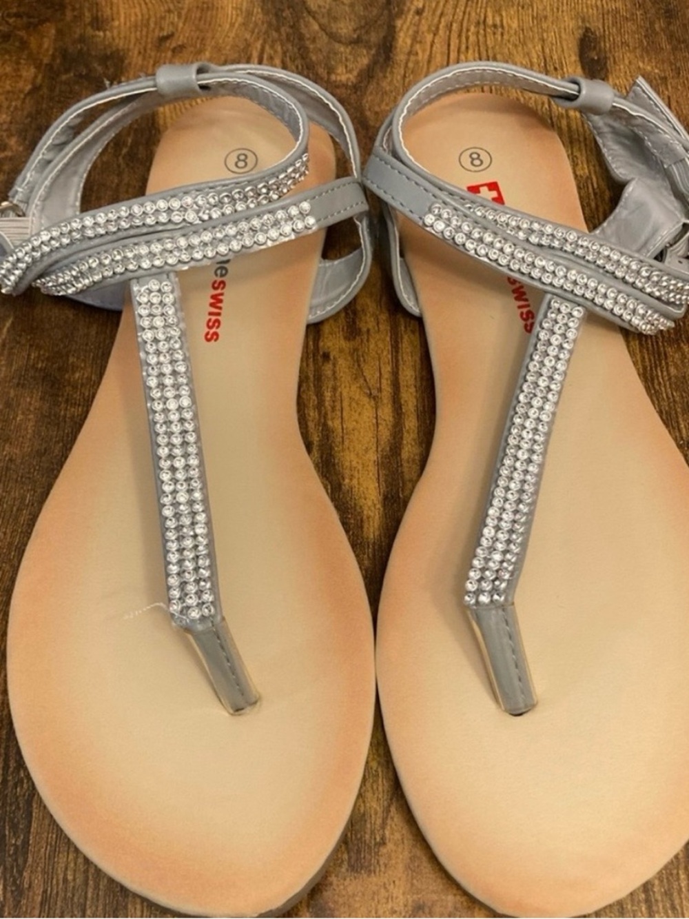 Alpine Swiss Women’s Gray Sparkly Thong Sandals Size 8
New without tags
